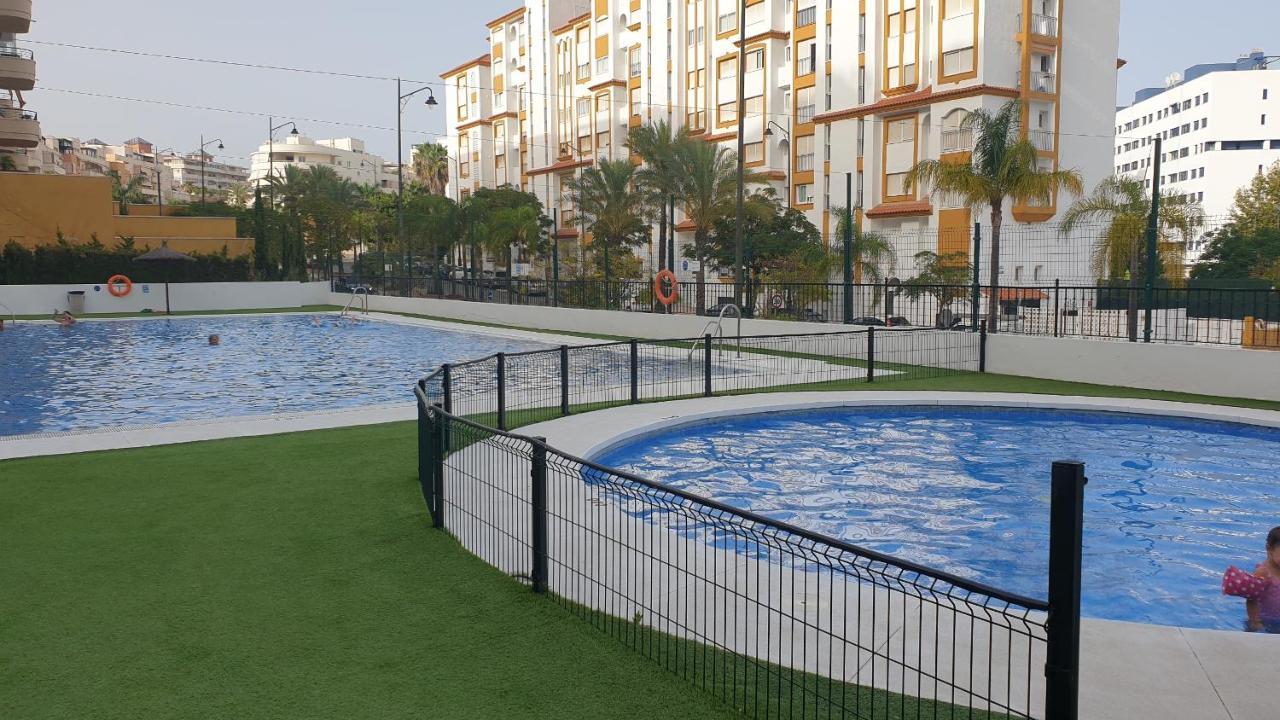 Estepona Puerto Apartment Bagian luar foto
