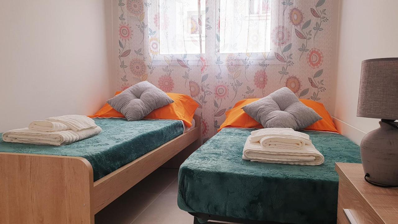Estepona Puerto Apartment Bagian luar foto