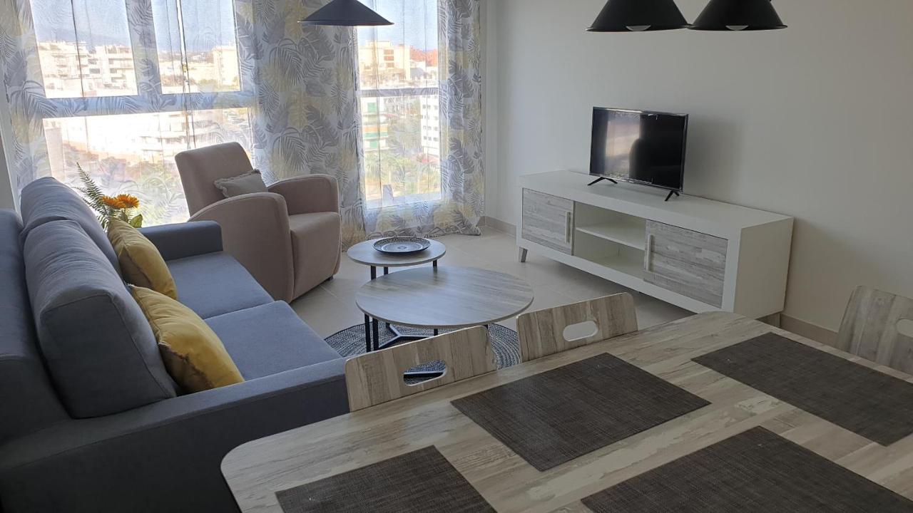 Estepona Puerto Apartment Bagian luar foto